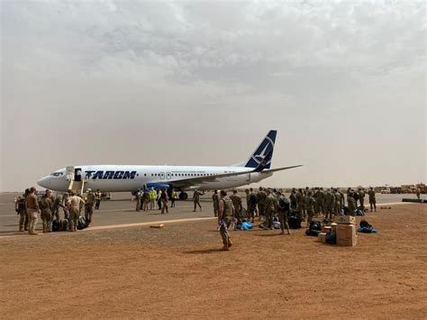 Militarii detașamentului Carpathian Pumas au ajuns în Mali la bordul