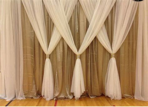 Love This Simple And Yet Elegant Curtain Idea Curtain Backdrops