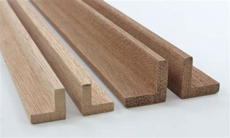 Hardwood Angle 18 X 18 And 26 X 26 Mm Corner Moulding Wall Shelf Capping