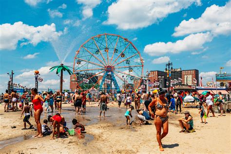 Documentary Photographer AnÍbal Martel Coney Island Brooklyn Ny Usa