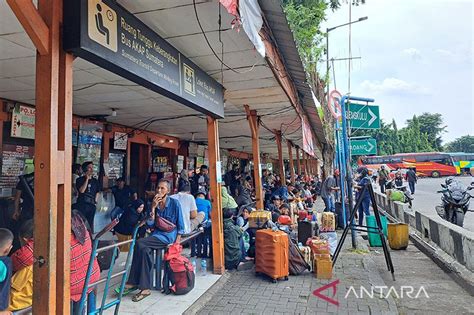 Peningkatan Arus Balik Belum Terjadi Di Terminal Kalideres ANTARA News