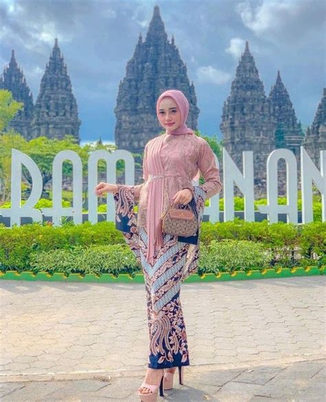 Pin By Mutia Asfika On Ootd Hijabers Model Kebaya Kebaya Model