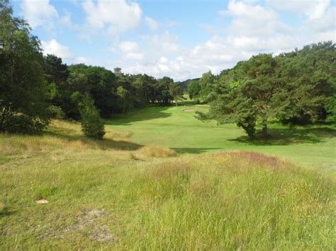 Queens Park, Bournemouth, Dorset - Golf course information and reviews.