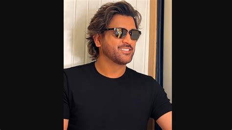 Ms Dhoni Flaunts New Hairstyle Pics Go Viral 54 Off