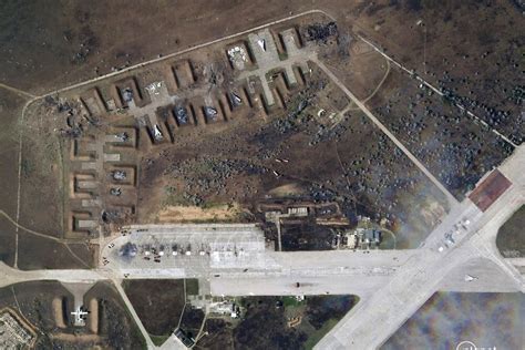 衛星照曝光！克里米亞俄空軍基地大爆炸 至少9架戰機被毀 上報 國際