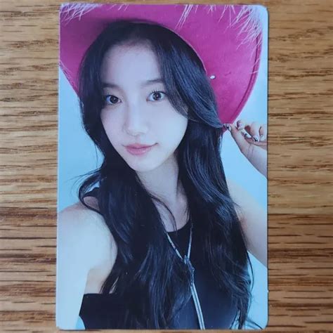 Yunjin Official Photocard Le Sserafim St Studio Album Unforgiven