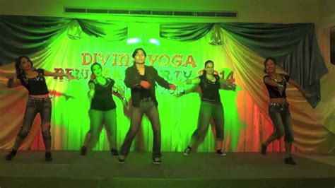 Badtameez Dil -- Dance Performance - YouTube