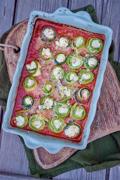 Rouleaux De Courgette La Ricotta Et Sauce Tomate Facile