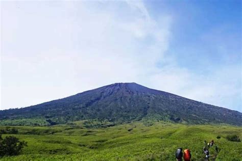 Jalur Pendakian Gunung Rinjani Kembali Dibuka TIMES Indonesia