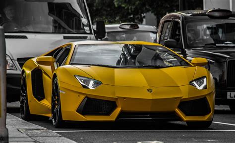 デスクトップ壁紙 陸上車両 スポーツカー スーパーカー ランボルギーニaventador 黄 自動車デザイン 高級車 ランボルギーニ パフォーマンスカー 自動車外装