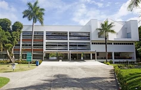 Escola Bahiana de Medicina abre vaga para Ajudante de Serviços Gerais