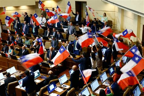 Diputada Arce tras aprobación de Proyecto que obliga a estudiantes