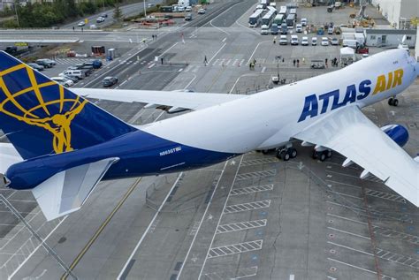 Softball-sized hole found in Atlas Airline flight out of Miami - UPI.com