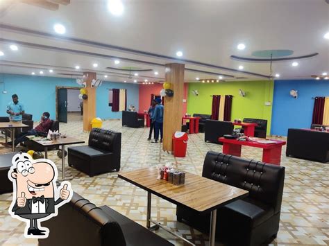Kakkad Family Restaurant & Banquet Hall, Basti - Restaurant reviews