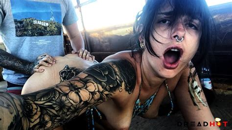 Porn Inside An Abandoned Bus In Desert Amateur Porn Vlog 2 Xxx