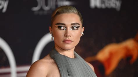 Dune 2 Florence Pugh dévoile un side boob dans une robe dos nu