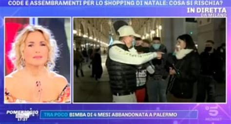 Barbara D Urso Perde Le Staffe E Richiama Un Ragazzo In Diretta Tv