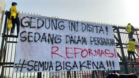 Mahasiswa Demo Tolak RKUHP Tuntut Bertemu Ketua DPR Puan Maharani