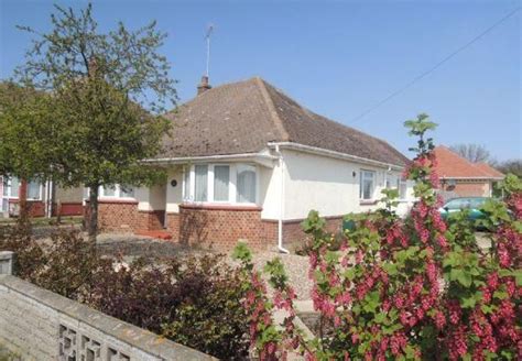 2 Bedroom Bungalow For Sale In The Chase Holland On Sea Clacton On