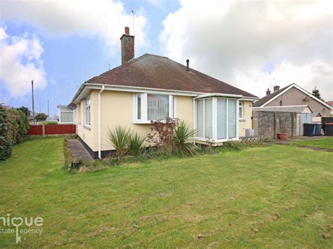 2 Bed Bungalow For Sale In Kenilworth Avenue Fleetwood Fy7 £159 950