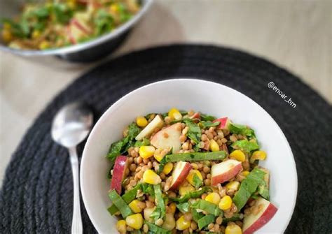 Ensalada de lentejas con manzana espinacas y maíz Receta de Encar Cookpad