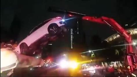 Carro AUDI termina en la fuente de la Diana Cazadora de la CDMX Vídeo