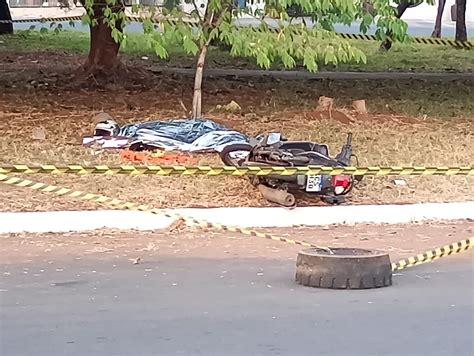 Motociclista perde a vida ao colidir contra árvore em Matão Portal