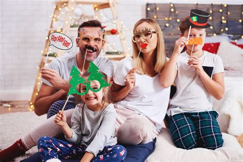 Brincadeiras De Ano Novo Em Família - Brincadeiras para fim de ano em família: 8 ideias para se divertir ...