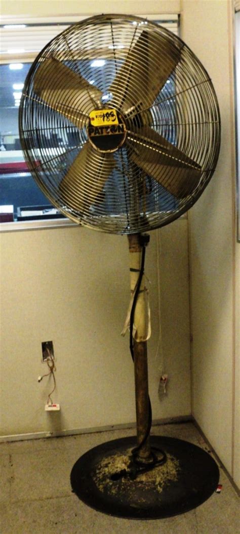 Patton Pedestal Fan 32 Diamter 120 Volt