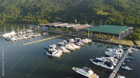 Video Stock Barcos Vela Veleiros Lancha Marina Paisagem Paraty Brasil