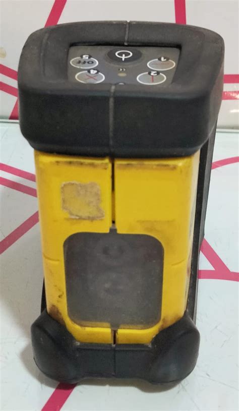 Nivel Laser Stanley Cross Line Level Cl2 Con Funda Y Protector Nolotire