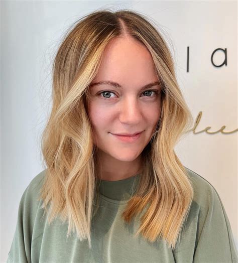 Sunflower Blonde Is The Summery Shade We’re Seeing Everywhere This Season