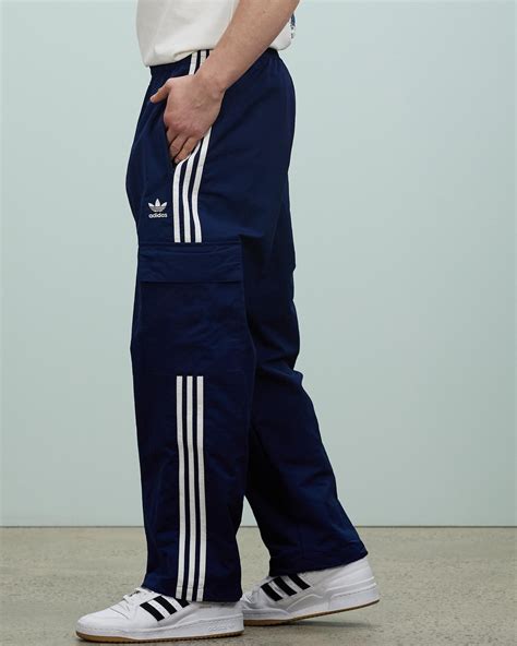 Adicolor Classics 3 Stripes Cargo Pants Airrobe