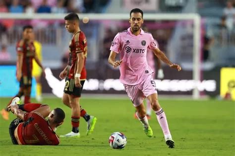 Fans Staggered By Sergio Busquets Extraordinary Feet But All Is Not As