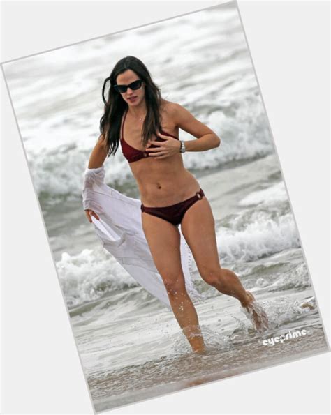 6 Hot Sexy Sofya Skya Bikini Pics