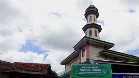 Tapos Depok Marzo 13 2023 Vista De Masjid Jami Nurul Iman La Mezquita