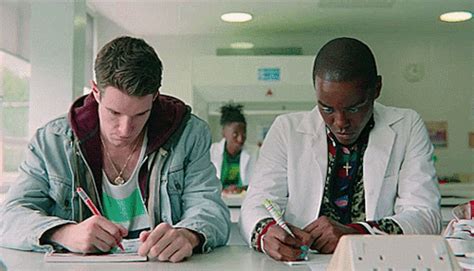 De Buffy à Sex Education les 14 plus belles histoires damour queer en série