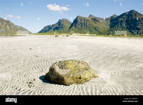 Skagsanden Strand Flakstadoya Lofoten Inseln Arktis Norwegen