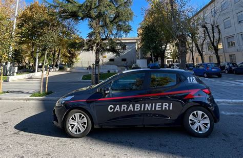 CONTIENE FOTO COLLEFERRO CARABINIERI ESEGUONO ORDINANZA CHE DISPONE