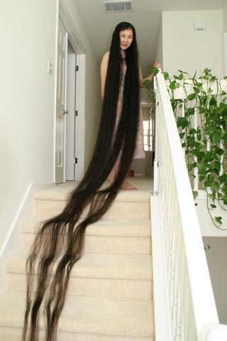 PHOTO: WOMAN WITH THE LONGEST HAIR IN THE WORLD - Nigeria Gist