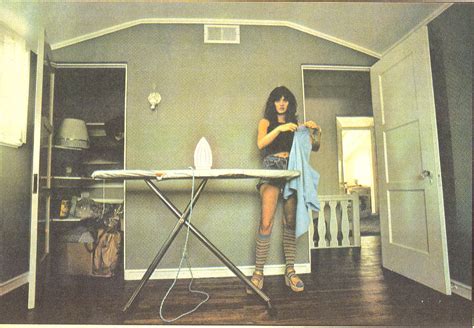 Linda Ronstadt Interview / Rolling Stone/ December 2, 1976