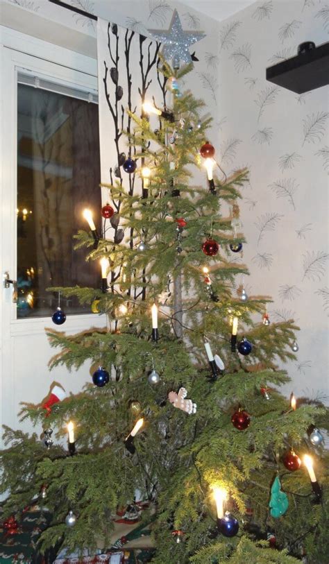 45 Scandinavian Christmas Tree Decorations Ideas - Decoration Love