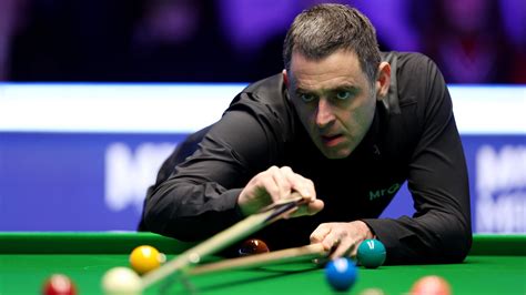 ‘Oh no’ - Ronnie O’Sullivan escapes from snooker and flukes pot against ...