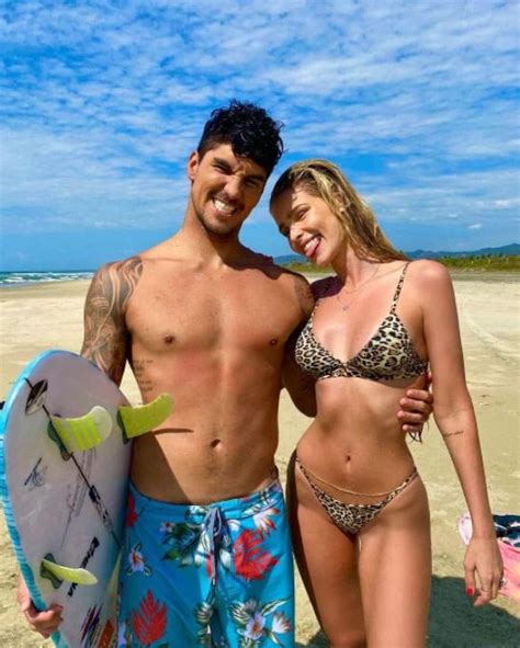 Gabriel Medina Apaga Tatuagem Feita Para Leticia Bufoni Yasmin Brunet