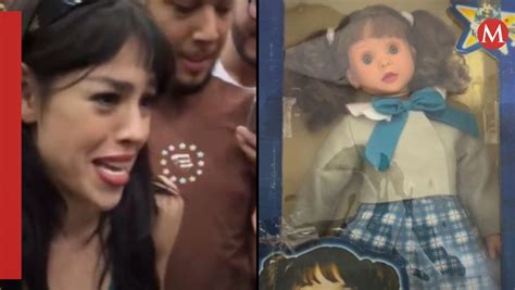 La reacción de Danna Paola al recibir muñeca de María Belén Grupo