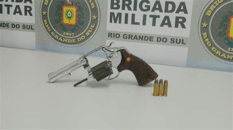 Homem é preso por porte ilegal de arma de fogo em Caxias do Sul Rádio