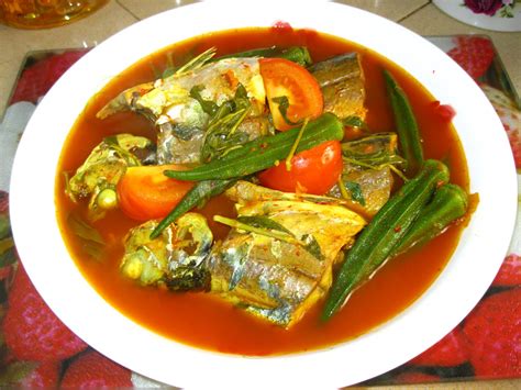 Dari Dapur Maklong Masak Asam Rebus Ikan Cencaru