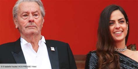 Alain Delon souriant sa fille Anouchka publie une jolie photo à ses