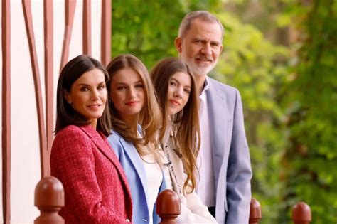 Felipe Vi E Letizia Celebram Anos De Casamento Mas Nas Fotos