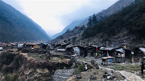 Trek To Olangchung Gola Ek Sundar Lukeko Gaun Trekinnepal